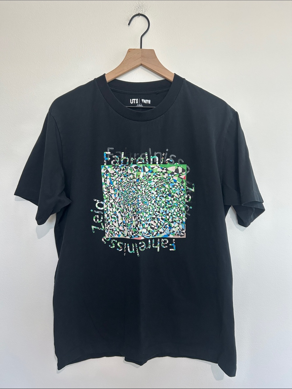 Uniqlo x Tate Fahrelnissa Zeid Graphic Tee Size Large EUC